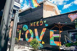 Louisville LGBTQ+ Walking Tour with Cocktail