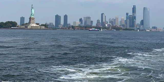 New York City Bus and Boat Tour - Image 6