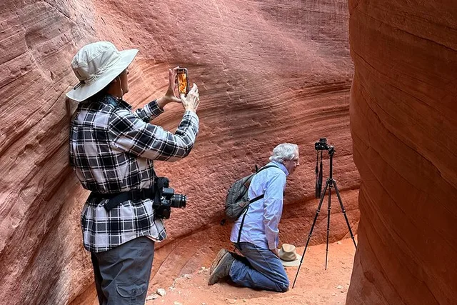 Kanab Slot Canyon Photography Tour - Image 4