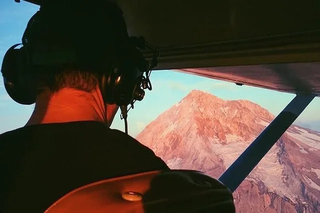 Portland Air Tour of Mt. Hood and Multnomah Falls - Image 6