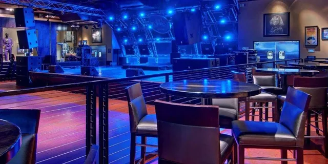 Las Vegas Hard Rock Cafe Dining Experience - Image 2