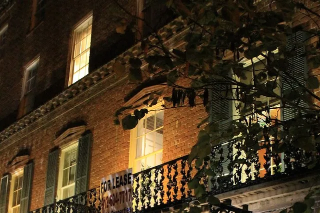 Savannah Ghost Walking Tour with Booze - Image 6