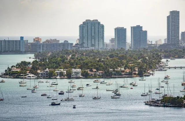 Miami Beach Boat Tour and Sunset Cruise 90 min - Image 5