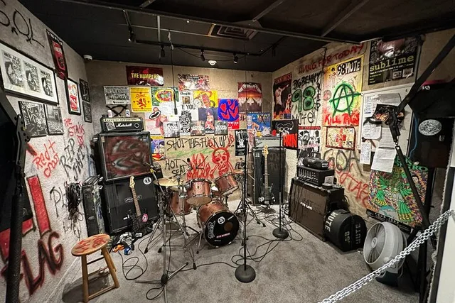 Las Vegas Rock N’ Roll Museum Tour - Image 2