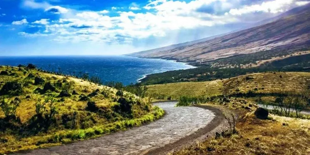 Maui North Shore and Hana Highway Tour with Breakfast - Image 2