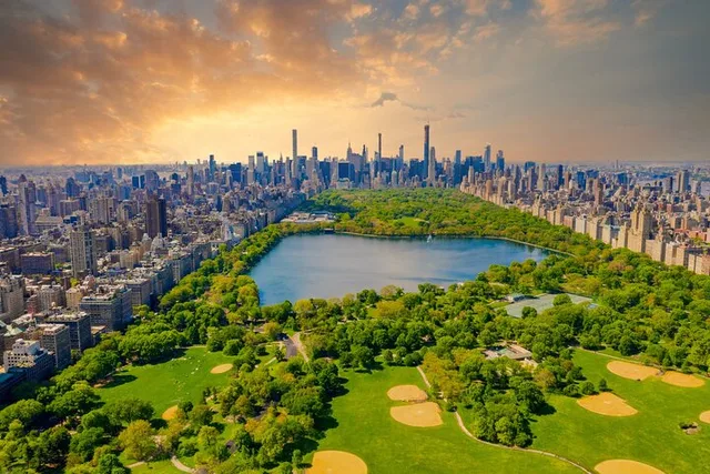 New York Guided Sightseeing Tour - Image 1