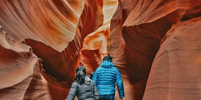 Las Vegas Antelope Canyon & Horseshoe Bend Tour at Golden Hour - Image 5