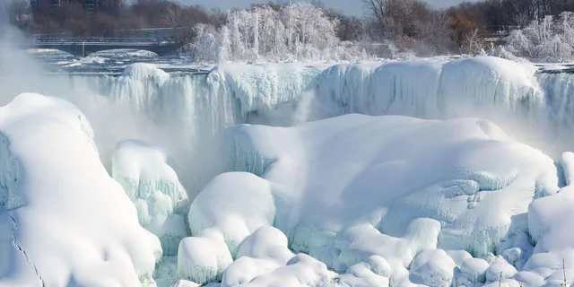 Niagara Falls USA Tour from Autumn to Spring - Image 2