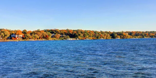 Chicago Lake Geneva and Anderson Japanese Gardens Tour - Image 4