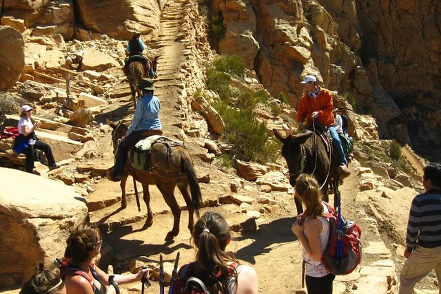 Sedona Grand Canyon Hike with 7 Guest Limit - Image 5
