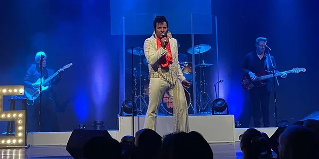 Las Vegas Elvis Tribute Show at Alexis Park - Image 2