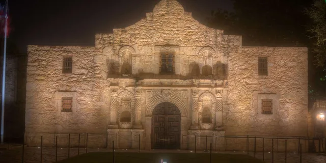 San Antonio Ghost Tour: Madames and Mayhem - Image 2
