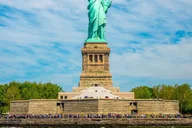 New York City Hop-on Hop-off Bus and Landmark Tour thumbnail 4