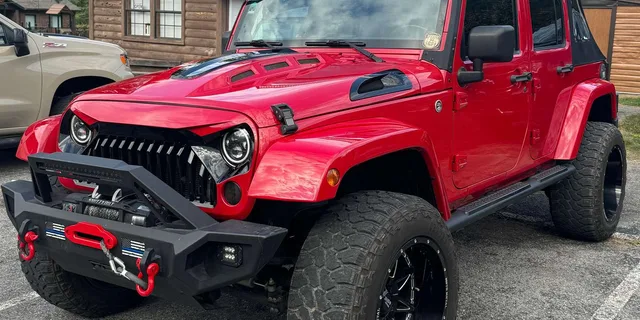 Gatlinburg Jeep Rental Through The Smoky Mountains - Image 1