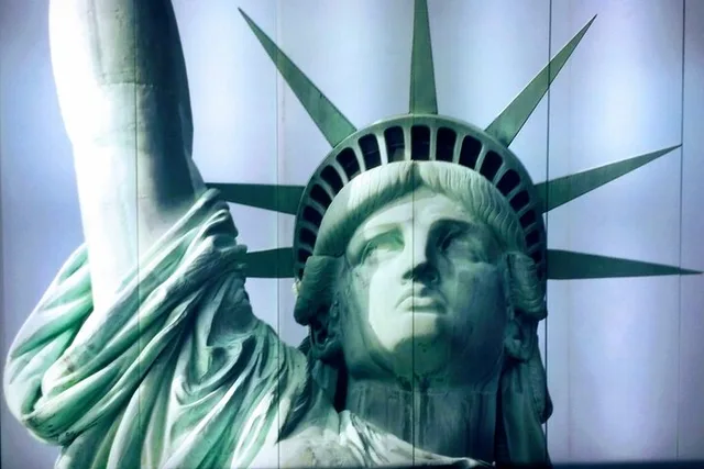 New York Statue of Liberty Guided Tour - Image 1