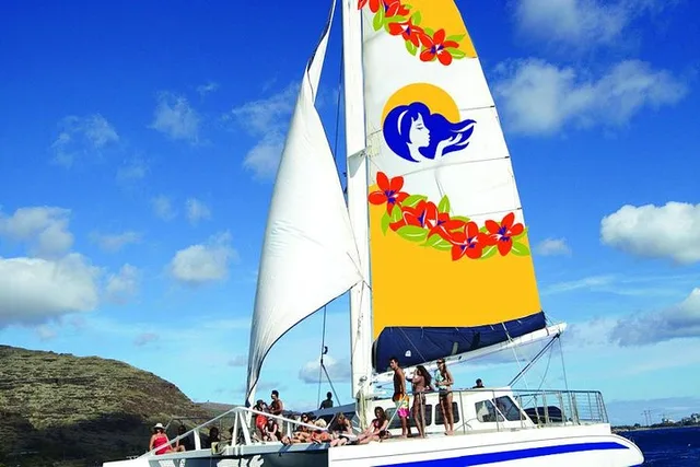 Waikiki Heritage and Diamond Head Wildlife Sail - Image 1