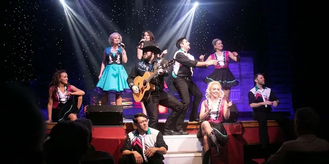 Pigeon Forge Country Tonite Show - Image 1