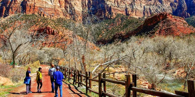 Las Vegas Grand Canyon, Monument Valley & Zion 3-Day Tour - Image 3