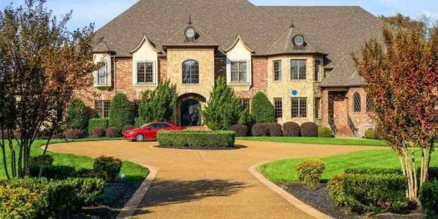 Nashville Homes of the Stars Bus Tour - Image 2