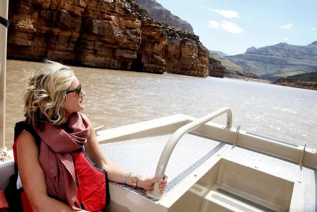 Grand Canyon Helicopter Tour with Skywalk and Boat Ride - Image 2