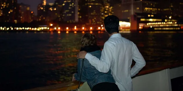 New York City Fireworks Cruise with Gourmet Hors D’oeuvres 4.5 hr - Image 3