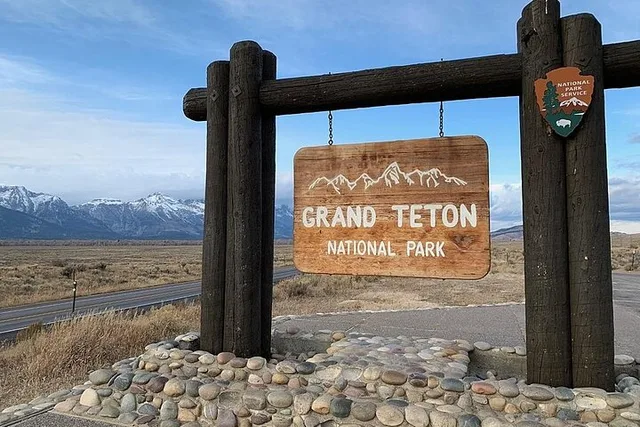 Salt Lake City Yellowstone National Park 6-Day Tour - Image 4