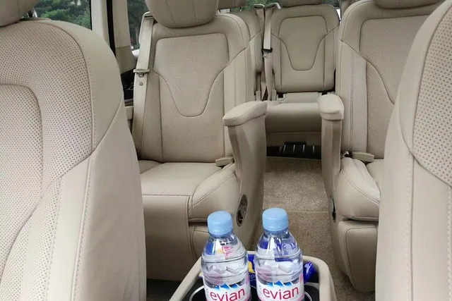 New York LaGuardia Airport Private Transfer - Image 4