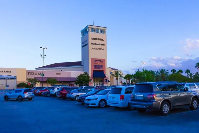 Orlando Shopping Tour to Vineland Outlets - Image 2