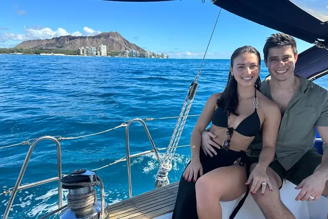 Waikiki Day Tour and Sunset Sail for Couples - Image 1