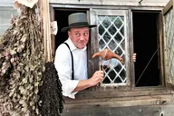 Salem History & Sightseeing Walking Tour 2.5 Hr thumbnail 2