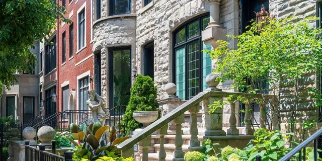 Chicago Neighborhoods Discovery Tour - Image 6