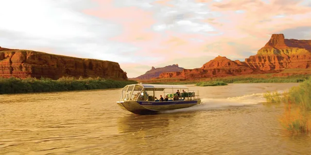 Moab Colorado River Sunset Boat Tour - Image 3