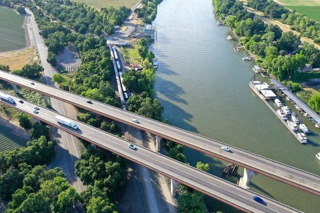 Sacramento River Train Ride - Image 6