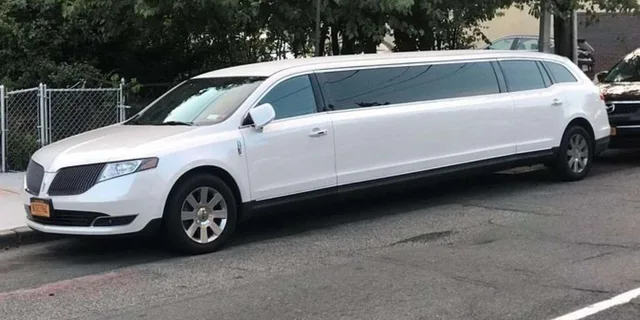 New York Limo Transfer from JFK - Image 1