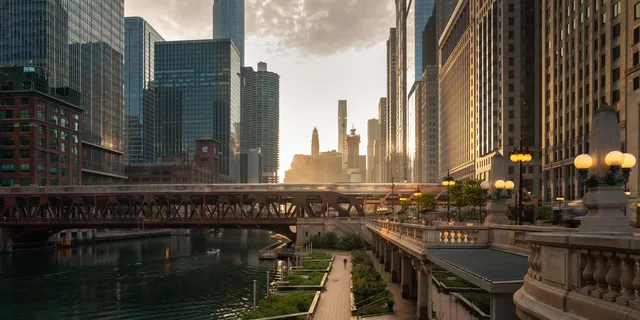 Chicago Ghost Walking Tour for Families - Image 2