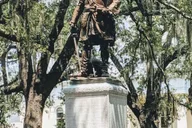 Savannah Historic District and Bonaventure Cemetery Private Tour thumbnail 2
