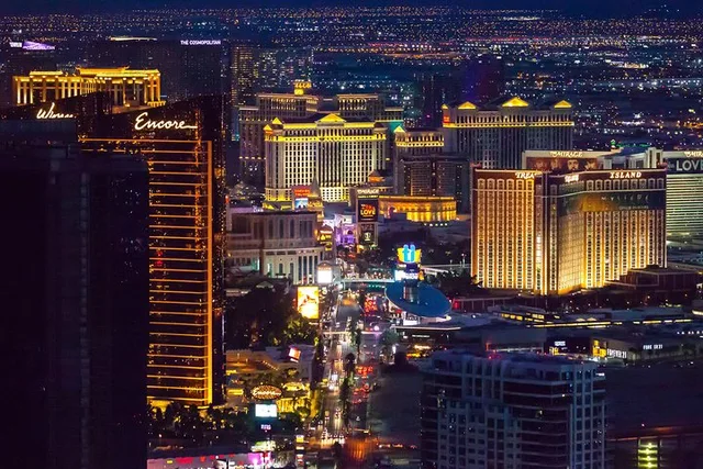 Las Vegas STRAT Tower Observation Deck - Image 4