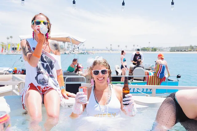 San Diego Hot Tub Boat Cruise 2 hr - Image 4