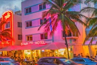 Miami Walking Tour with Cocktails thumbnail 2