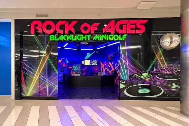Bloomington Mini Golf at Mall of America - Image 3