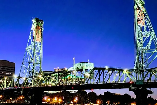 Portland River Sunset Cruise - Image 2