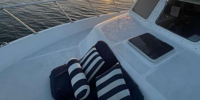 Miami Private Dinner Cruise on a Yacht - Image 6