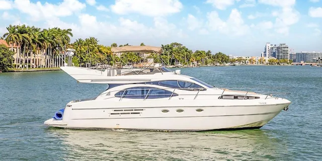 Miami Beach Yacht Rental - Image 1