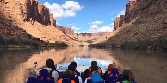 Moab Colorado River Speed Boat Tour 1 hr - Image 2