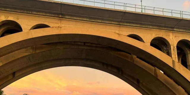 Washington DC Kayak Tour at Sunset 1.5 hr - Image 3