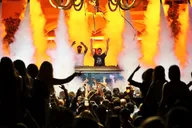 Las Vegas Nightclub Crawl by Party Bus thumbnail 5