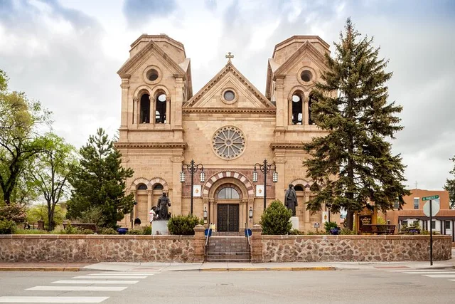 Santa Fe Historic Downtown Walking Tour - Image 1