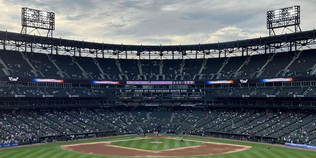 Chicago White Sox Baseball Game Ticket - Image 3