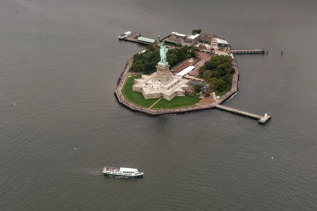 New York City Island Helicopter Tour - Image 5