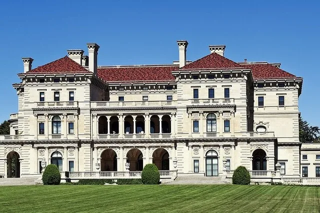 Newport Mansion and Downtown Tour - Image 2